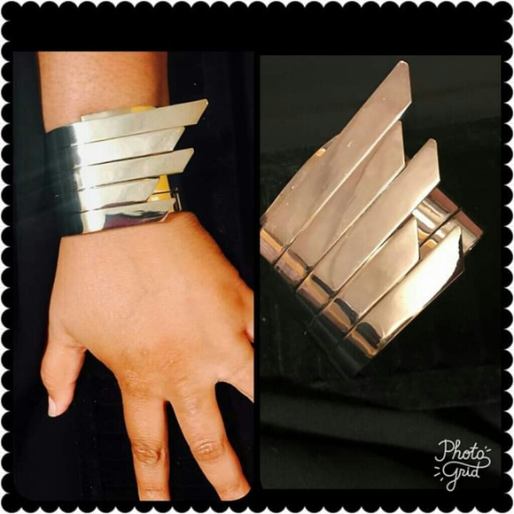 Jewelry - Wing bracelet